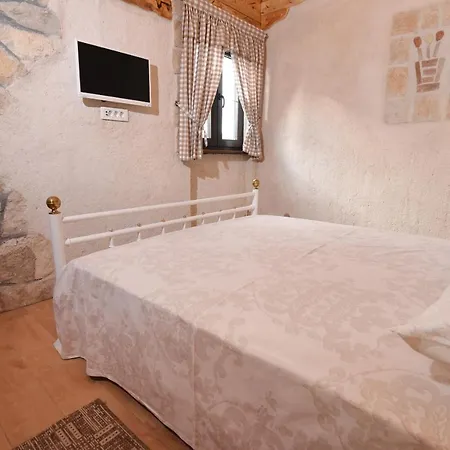 Palace Zadarvillas * Donji Zemunik